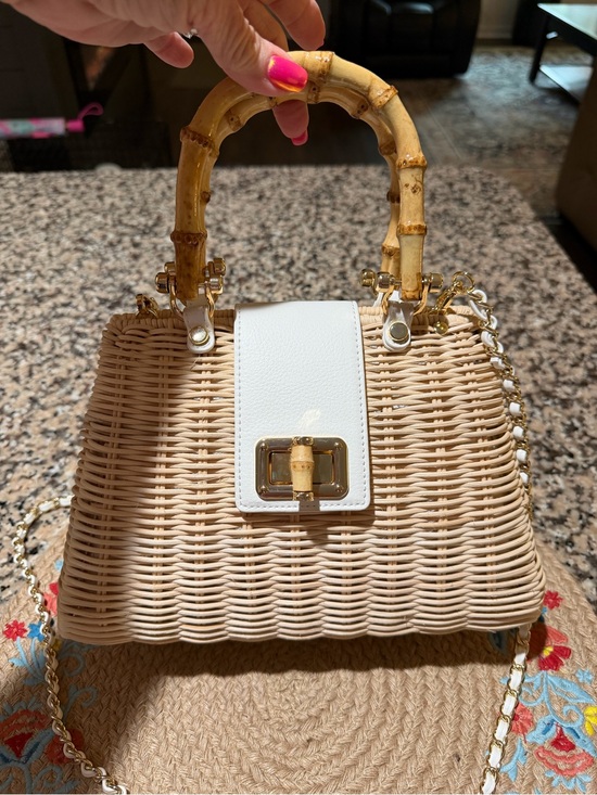 Lilly Pulitzer Handbags - Lilly Pultizer New Leena top handle
